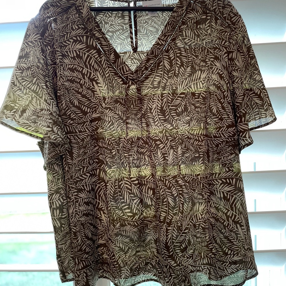 Liz Claiborne Green and Tan Short Sleeve Blouse